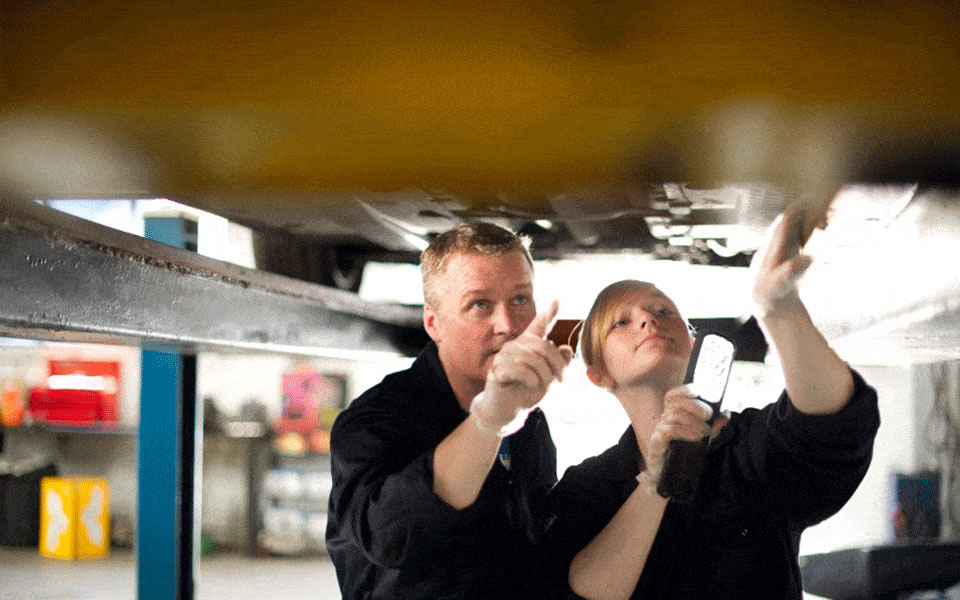 Automotive Schools - Auto Mechanic Training